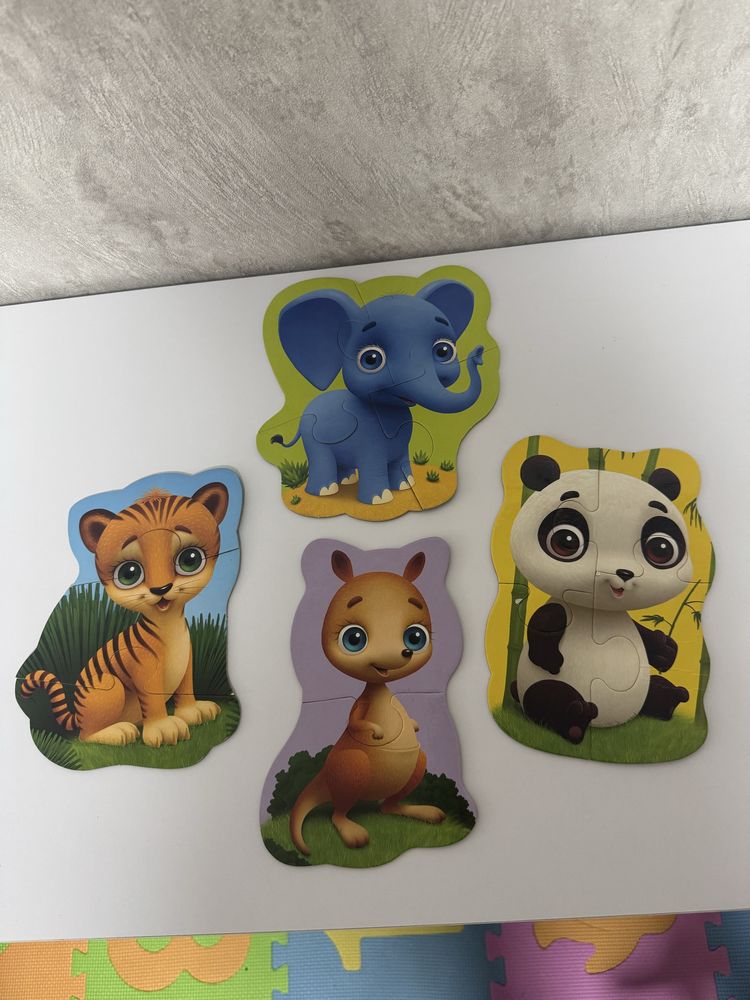 Дитячі іграшки пазли chicco fisher price