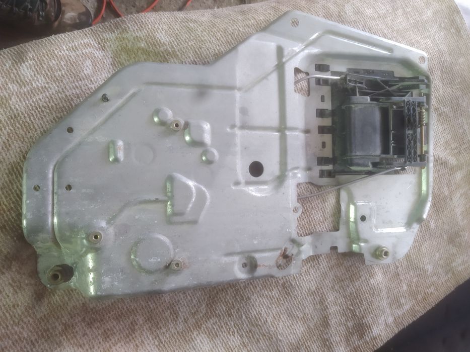 Klamka drzwi skrzydłowych VW T5