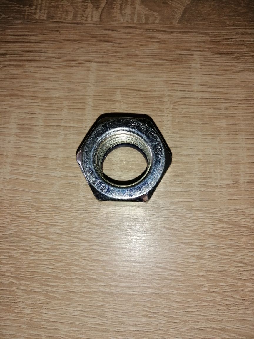 Nakrętki M24 z teflonem