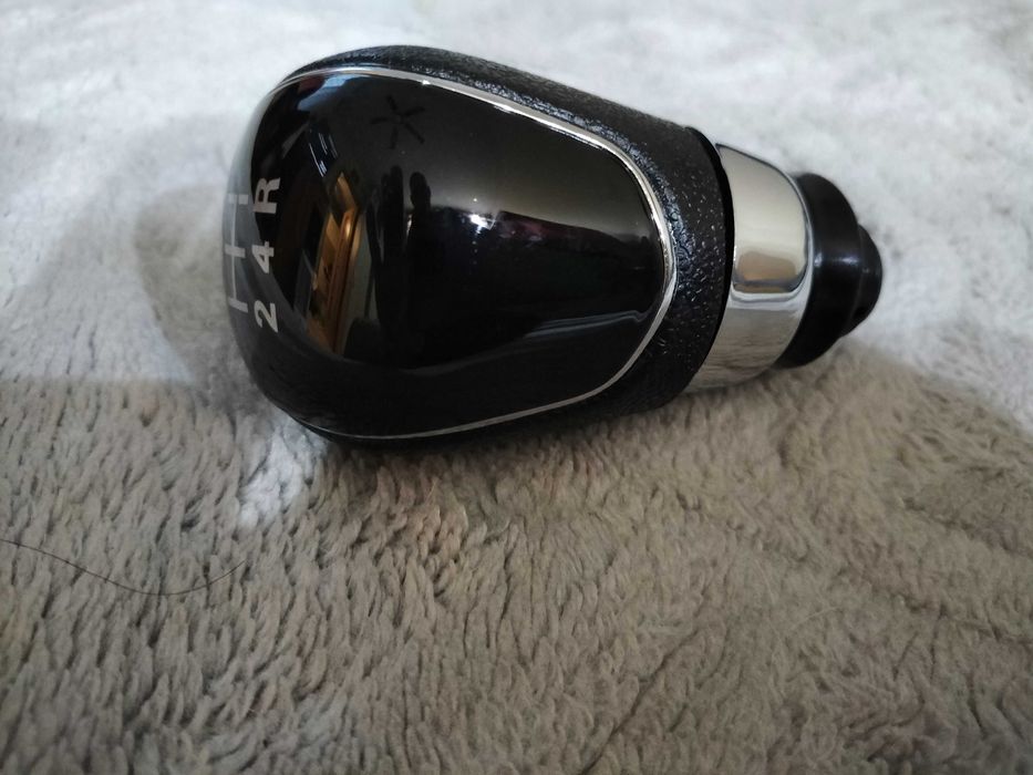 Sprzedam nową Gałkę do zmiany biegów nie pasuje do samochodu FORD MOND