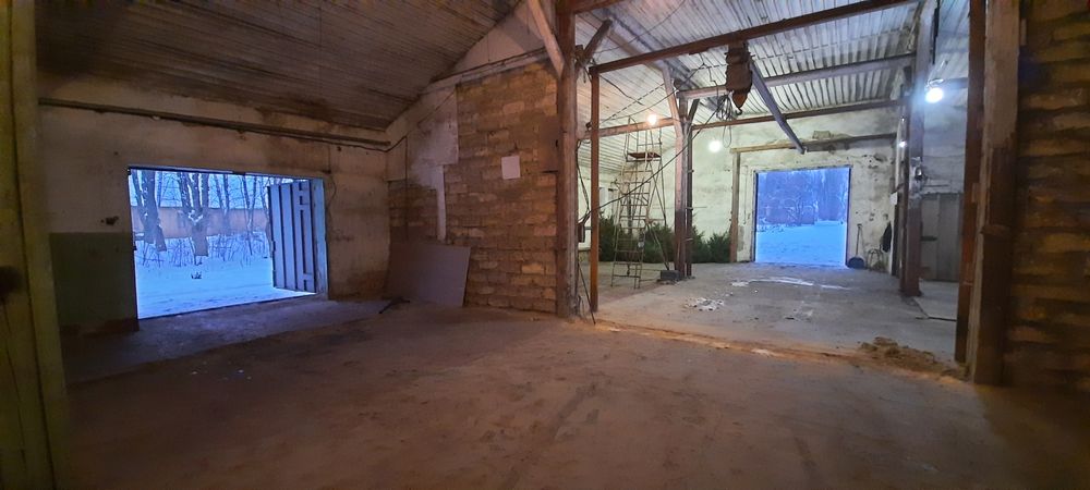 Продам чи Здам складське  приміщення  700 м/кв в місті Прилуки.