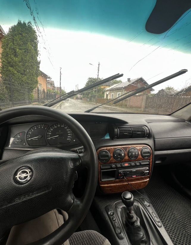 Opel Omega на продажі