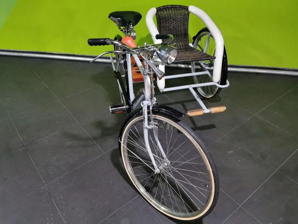 Bicicleta ANTIGA com sidecar