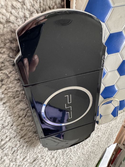 PSP 3004 stan idealny 3x gry  etui ladwarka