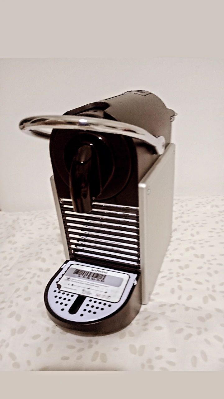 Cafetera Nespresso Nova