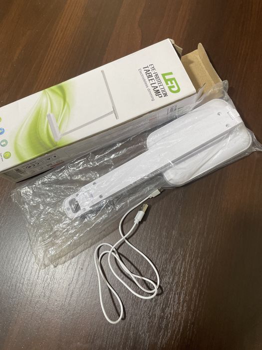 Led лампа настільна