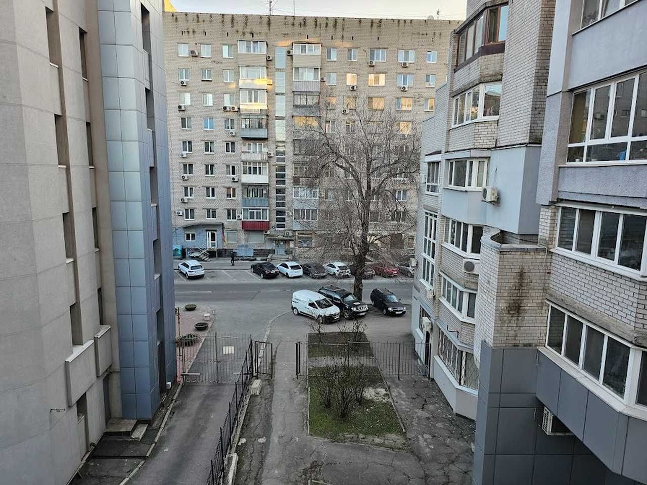 Продам 3-к квартиру 120м2 в кирпичной высотке, Старокозацкая, центр