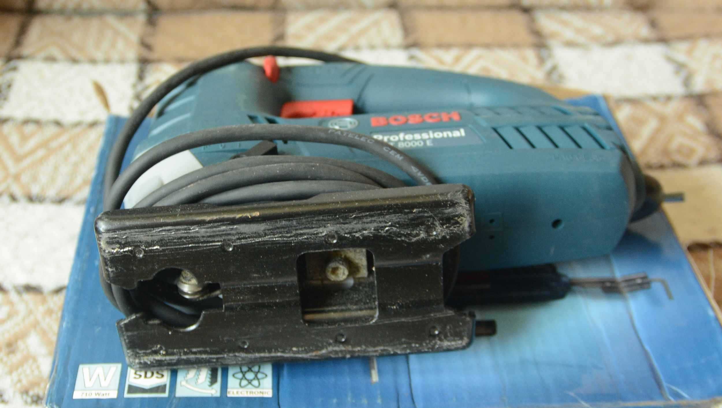Wyrzynarka Bosch GST 8000 E