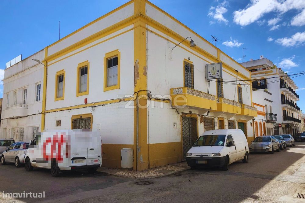 Edifícios para investimento no Centro de Olhão