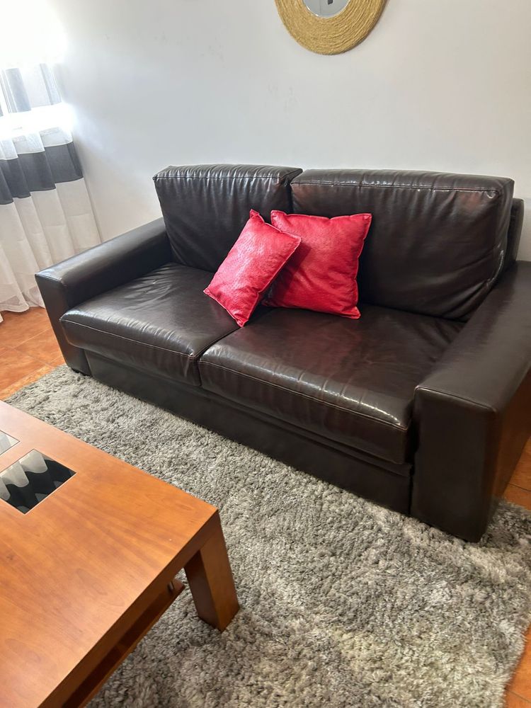 Mesa e sofá em conjunto ou separado