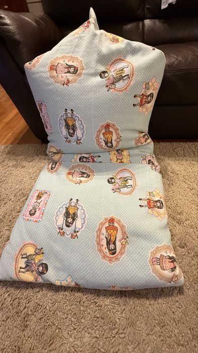 Puff ou colchão de esferovite ou isopor