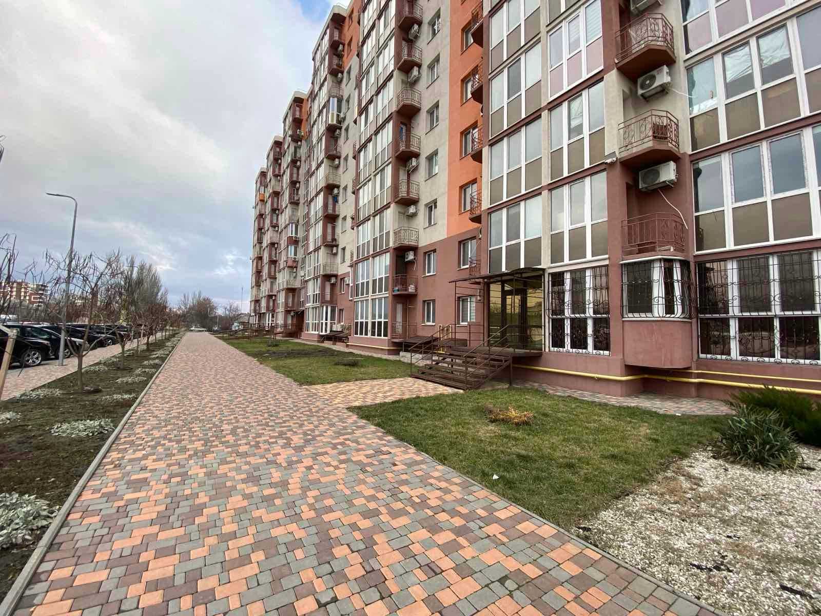 Продаю простору 1к квартиру в новобудові в центрі. ц1