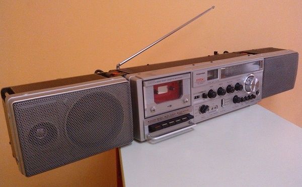 Boombox Toshiba RT-8740SW