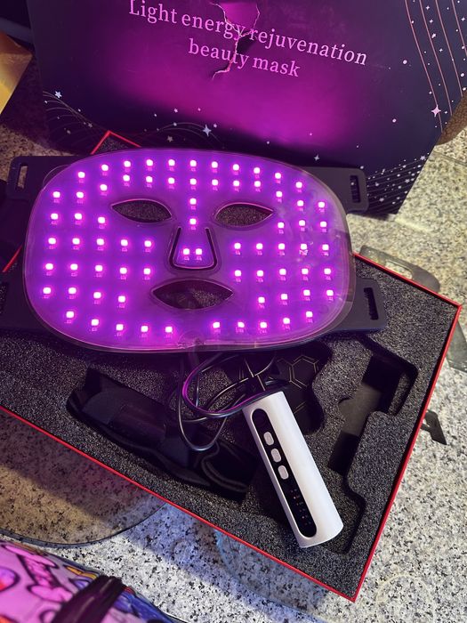 Маска для обличчя світлотерапії