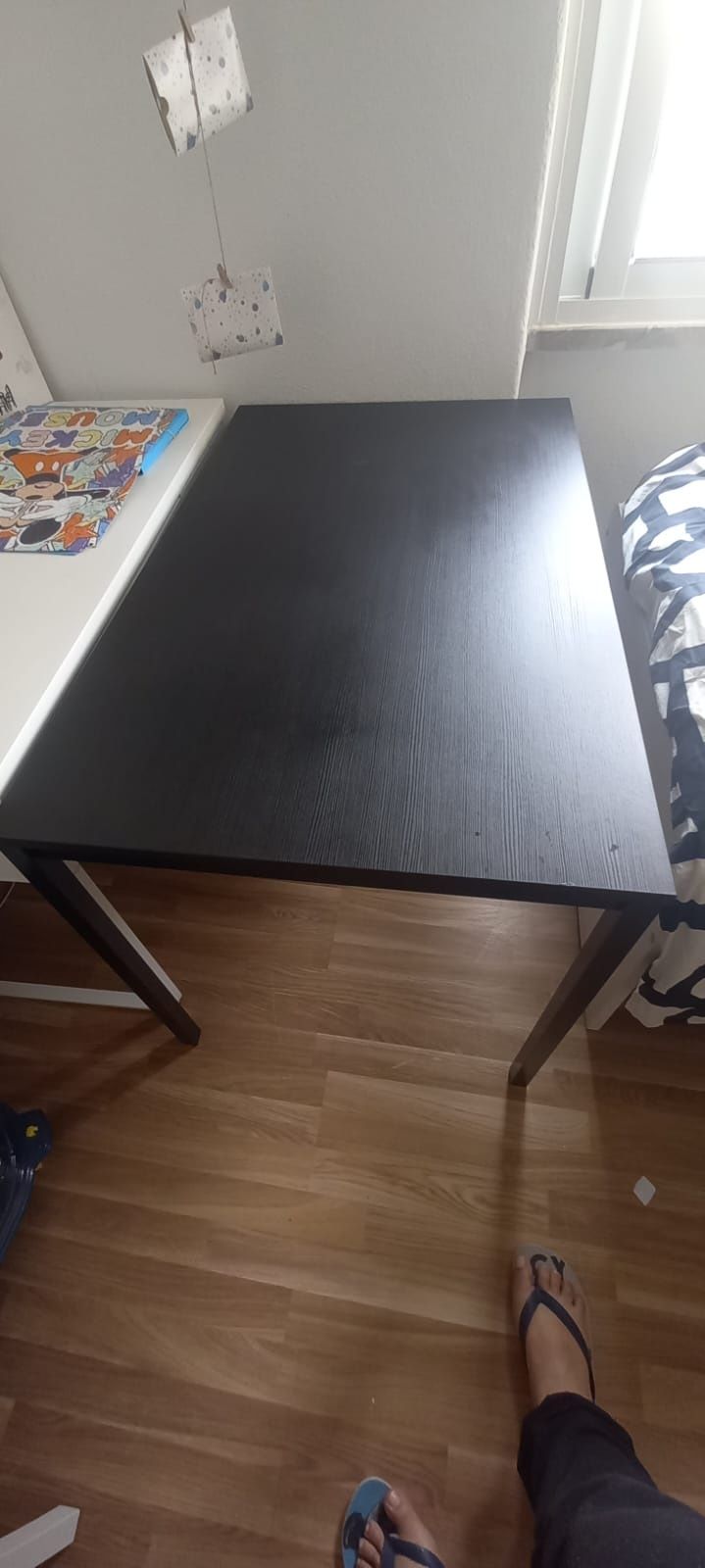 Mesa IKEA SANDSBERG 110x67cm

Medidas 110x 67cm