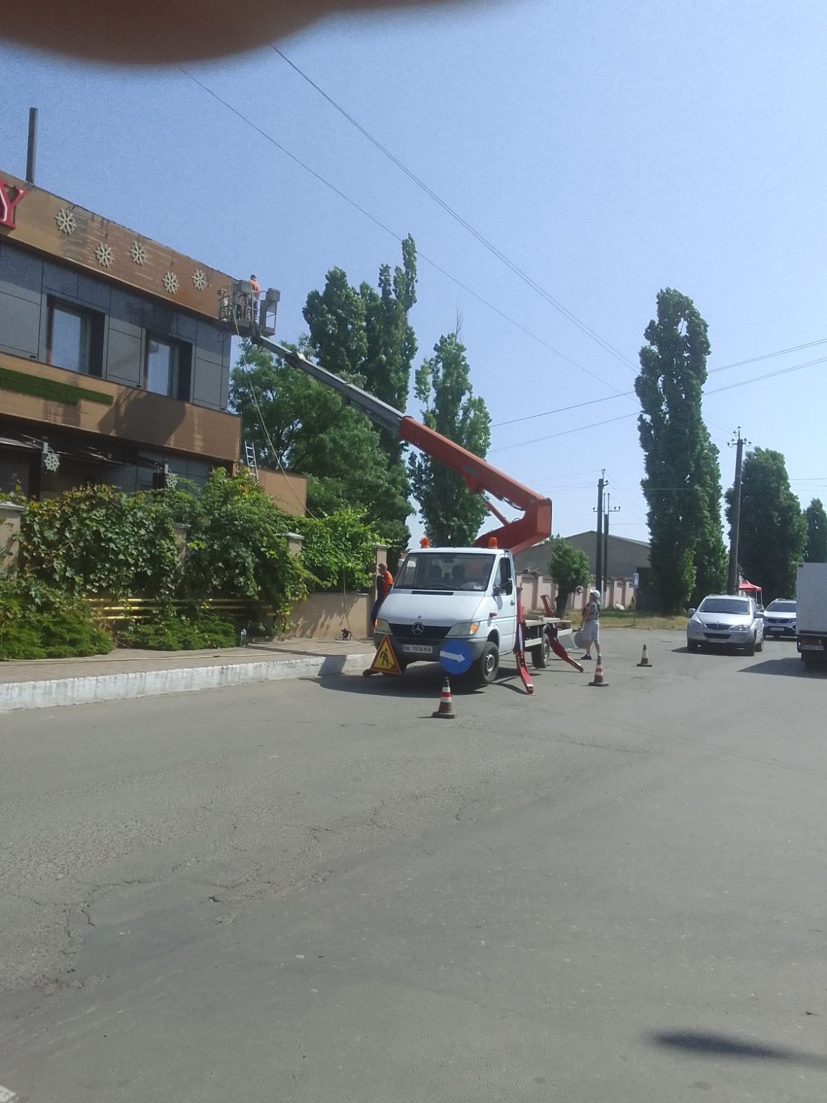 Автовышка Одесса (5-22м)небольшие габариты автомобилей