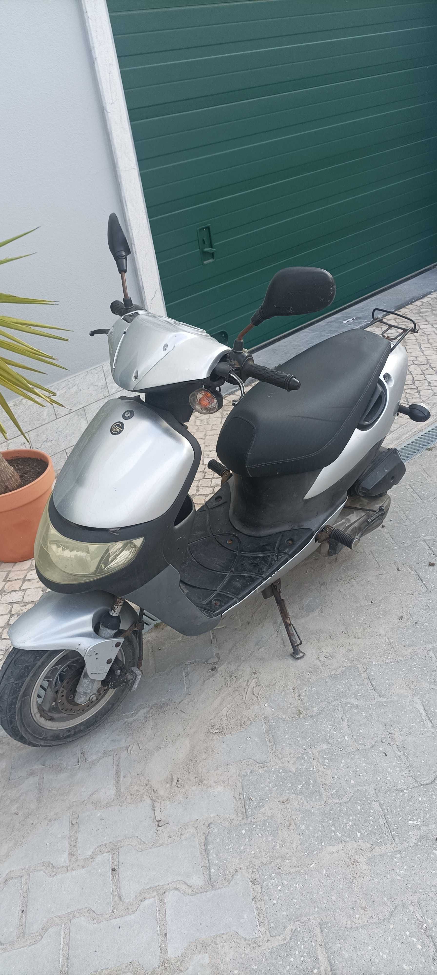 Acelera keeway a andar