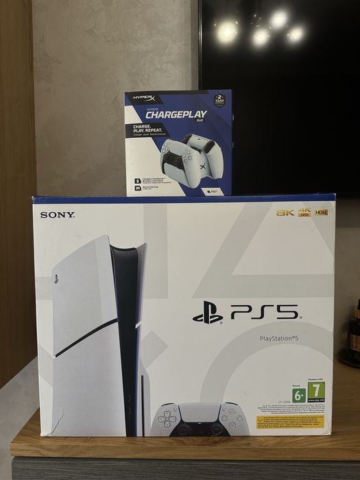 PlayStation 5 Slim (CFI-2008) + зарядна станція HyperX ChargePlay Duo