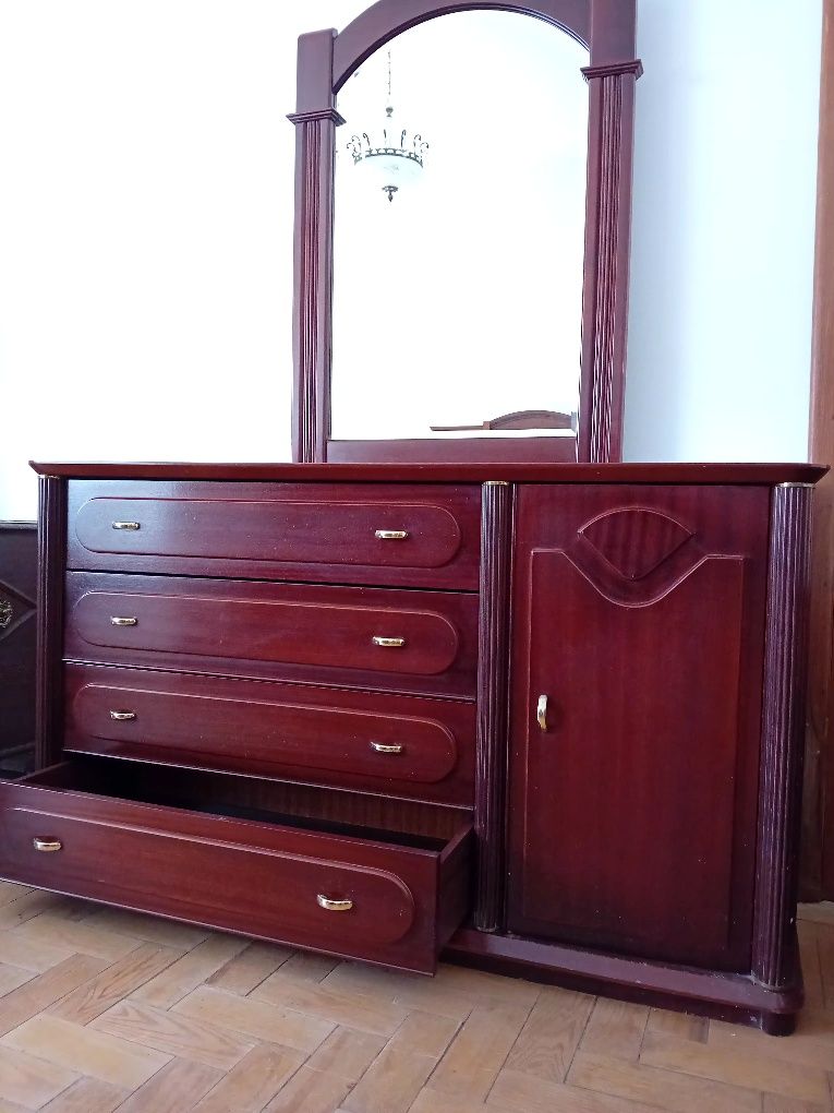 Mobilia completa quarto mogno
