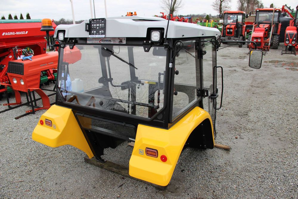 Kabina C-360 Z Błotnikami BTW X 2023 Naglak biało-żółta biały dach