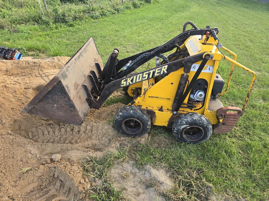 Miniładowarka Skid Steer 4x4