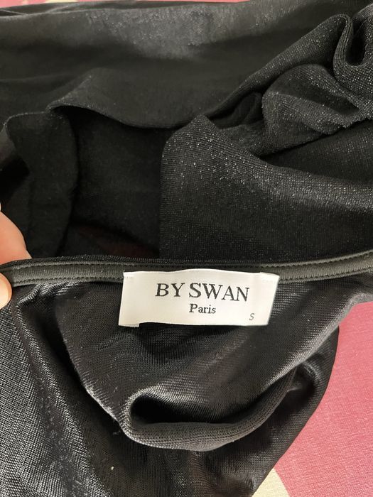 Czarna dopasowana sukienka na sylwestra/imprezę/urodziny błyszcząca, S