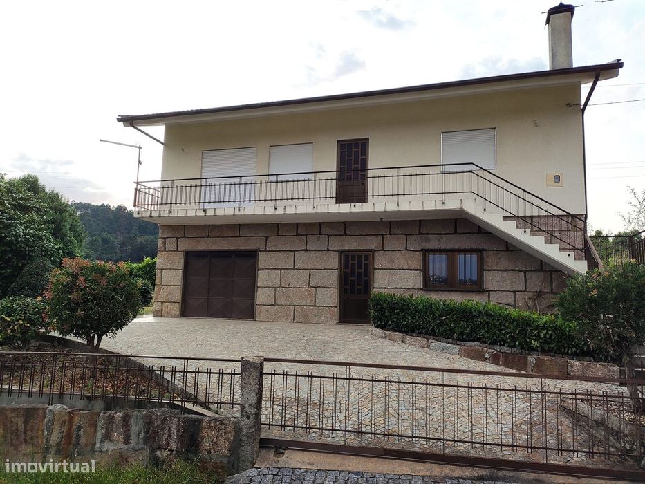 Vende-se Moradia em Sobretâmega