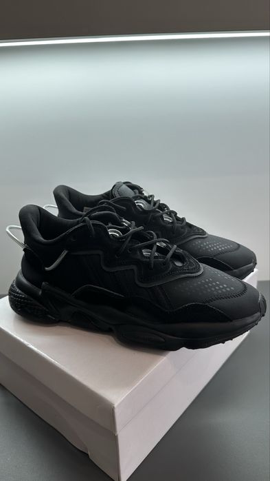 Кросівки, кроссовки adidas ozweego