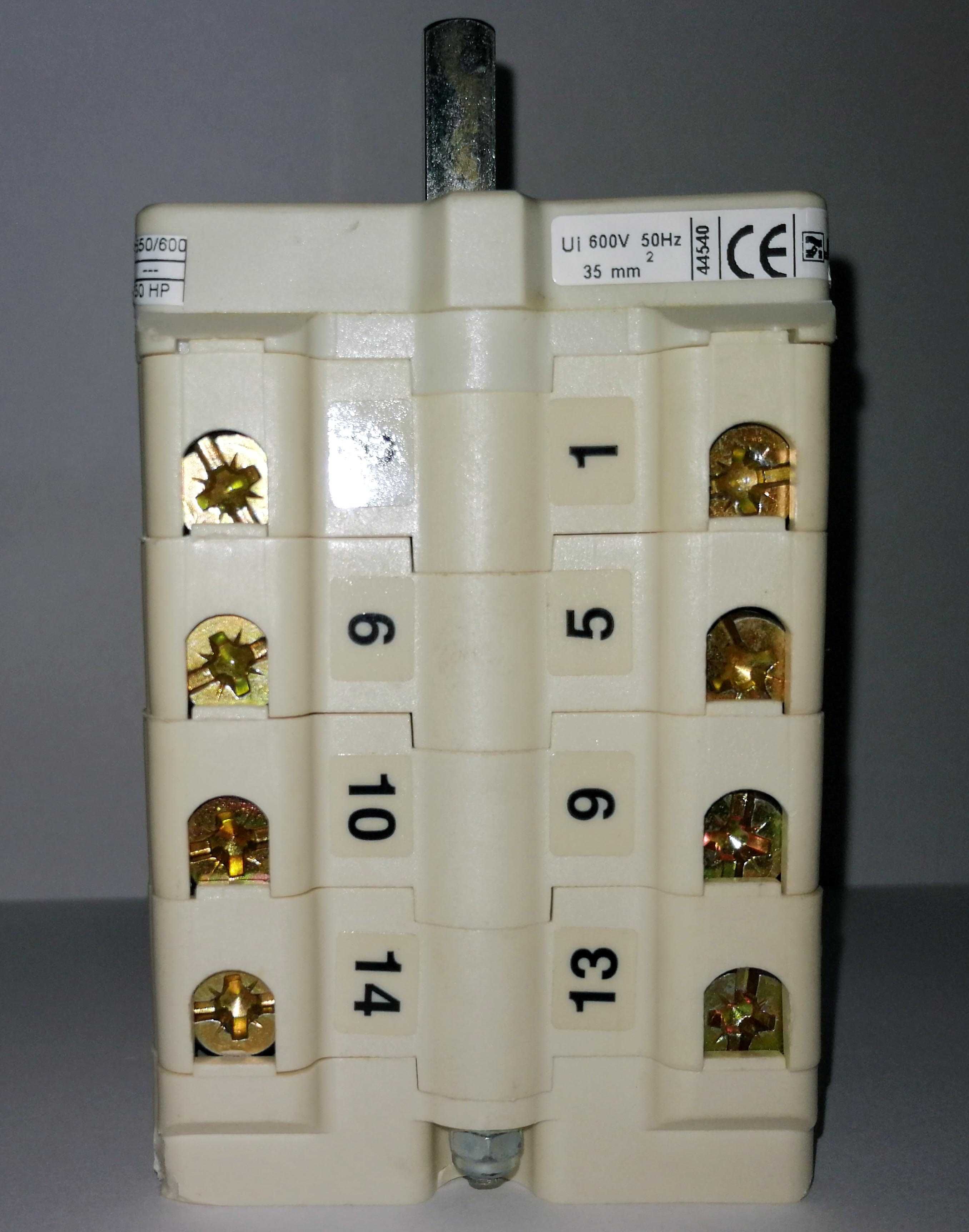 Przełącznik wyłącznik I-0-II 100A 600V 50Hz 35 mm2 Socomec Switch