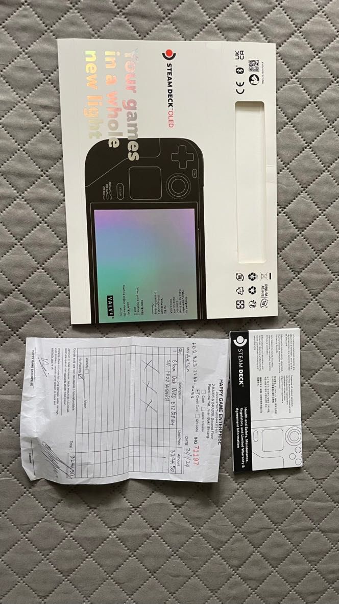 SteamDeck Oled 512gb with screen protector + Skull & Co. GripCase