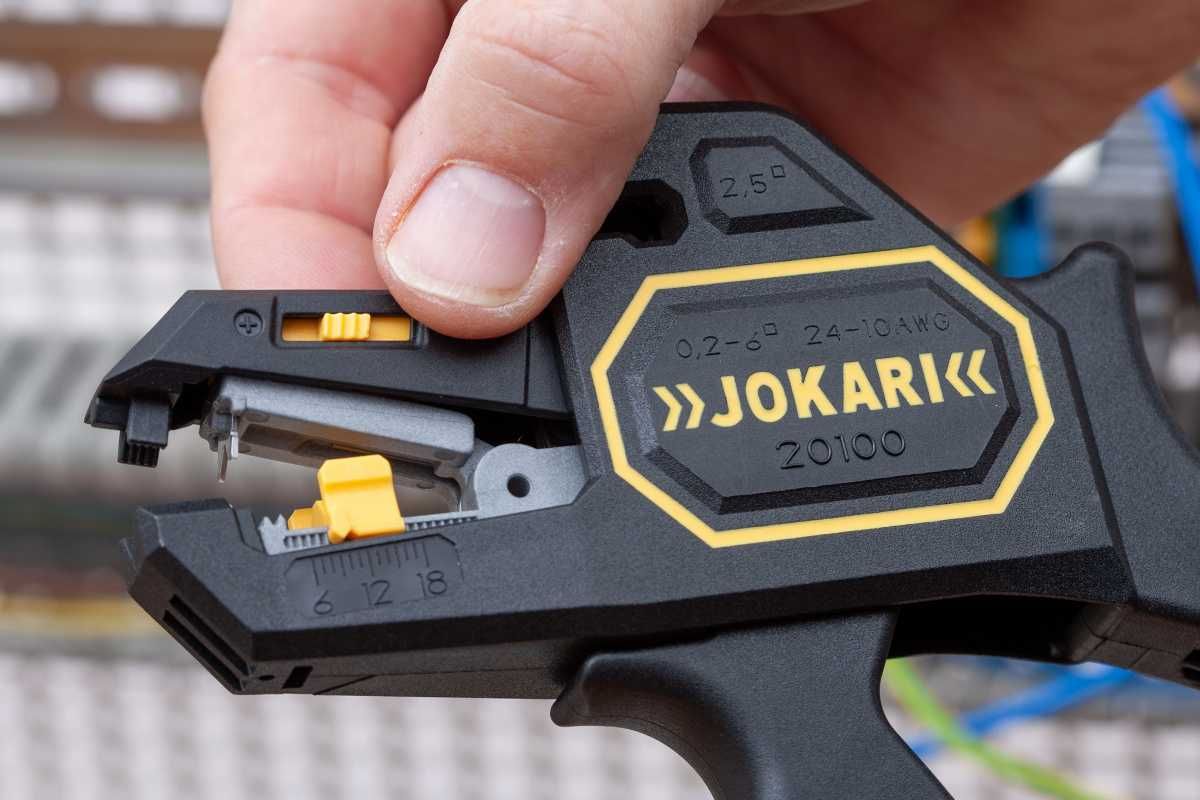 JOKARI Secura 2K  профессиональные клещи для снятия изоляции. Knipex