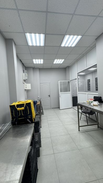 Фасад, суборенда приміщення, великій трафік