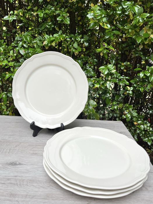 Керамічні тарілки Ikea ARV