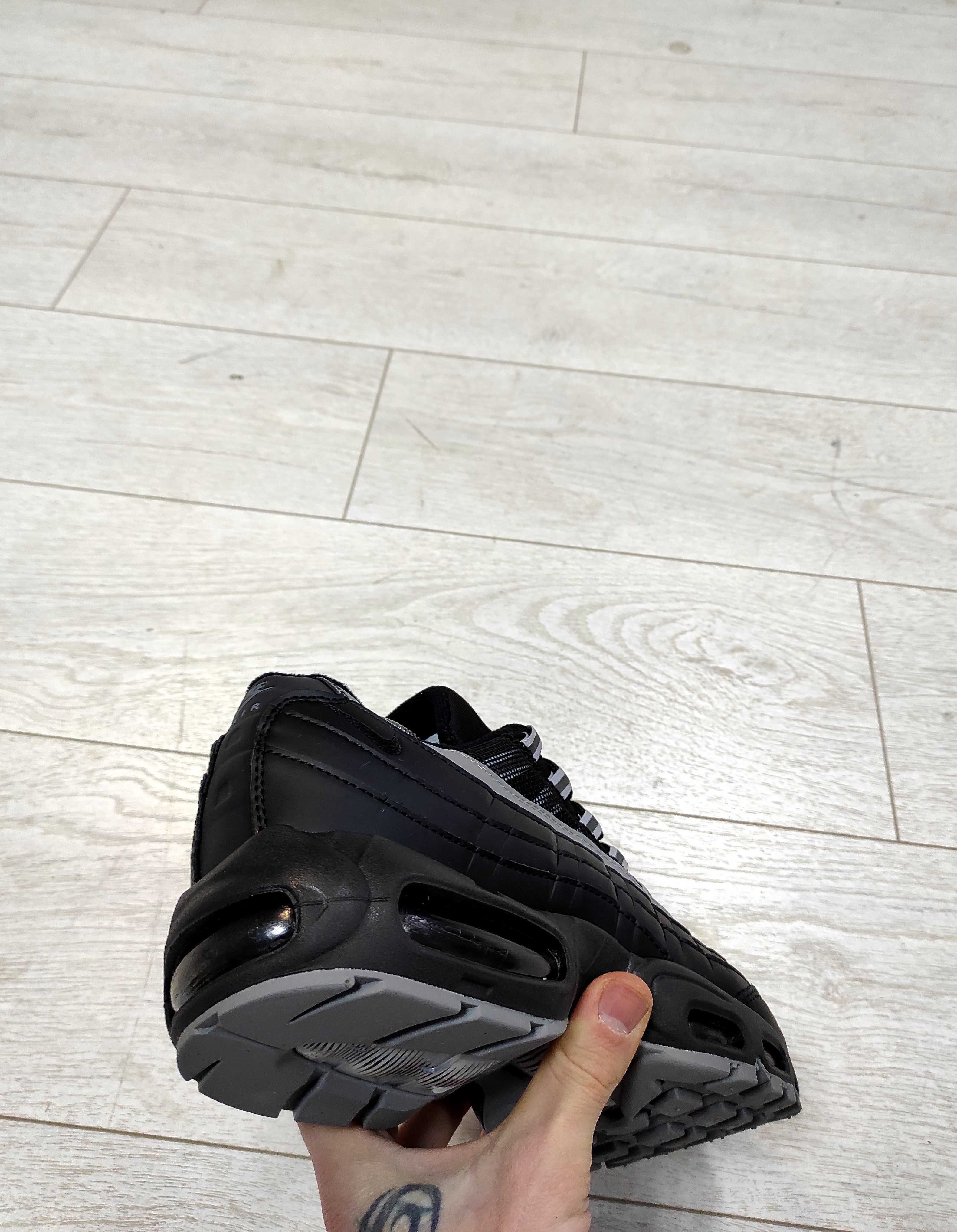 (1662) Чоловічі Кросівки Nike Air Max 95 чорні з сірим (41-45) В,єтнам