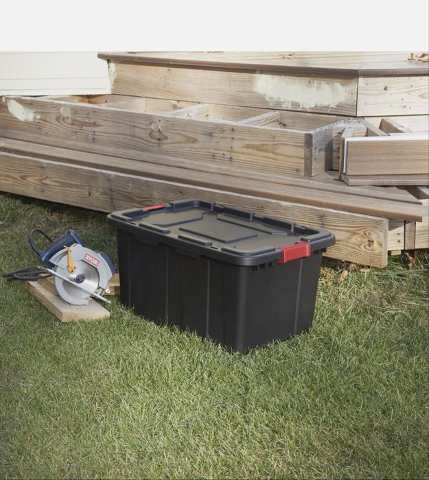 Контейнер 110л для зберігання Sterilite, пластиковий, дуже міцний