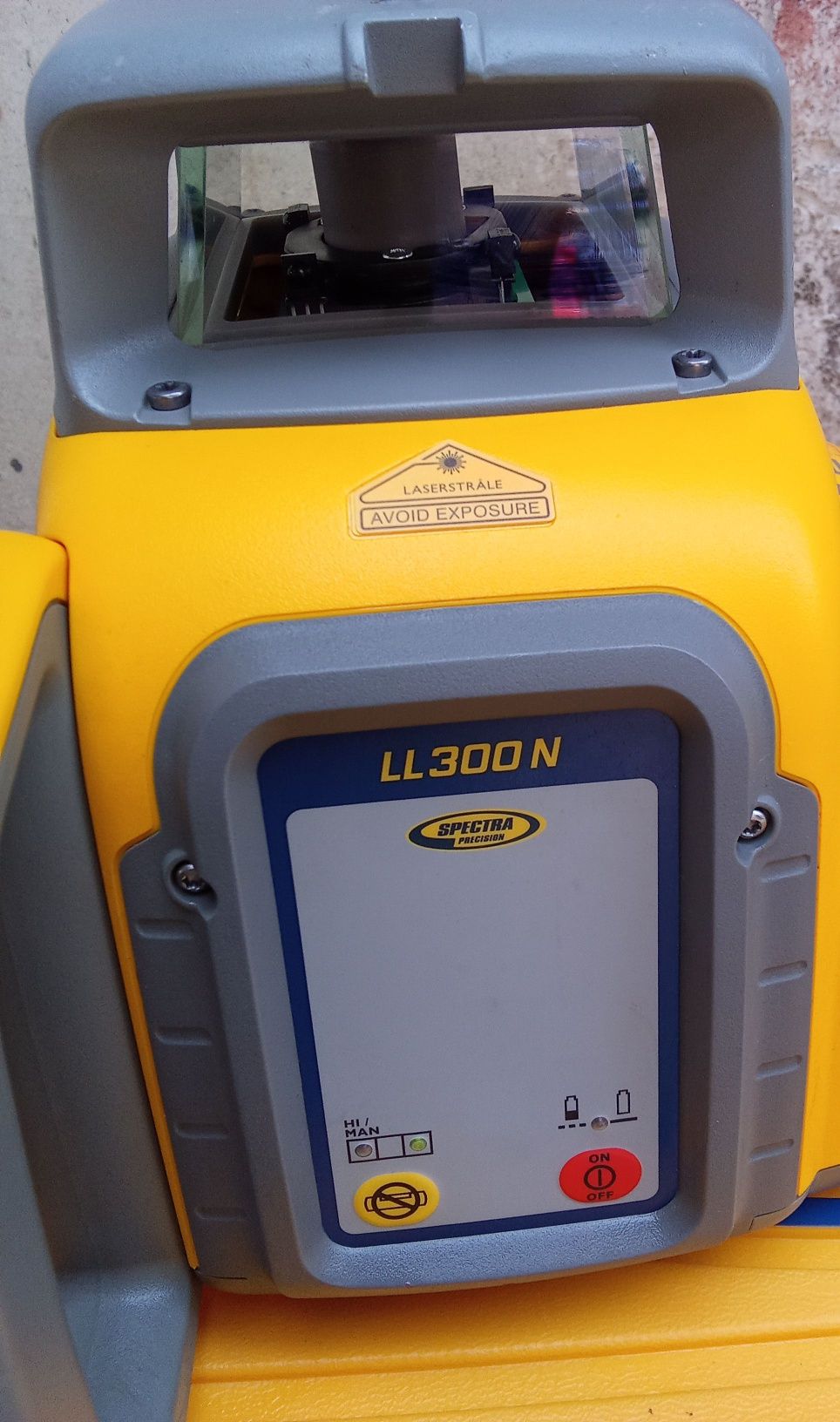 Niwelator Spectra ll300N
