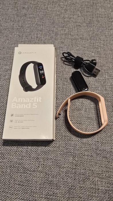Amazfit Band 5 + 10 pasków kolorowych