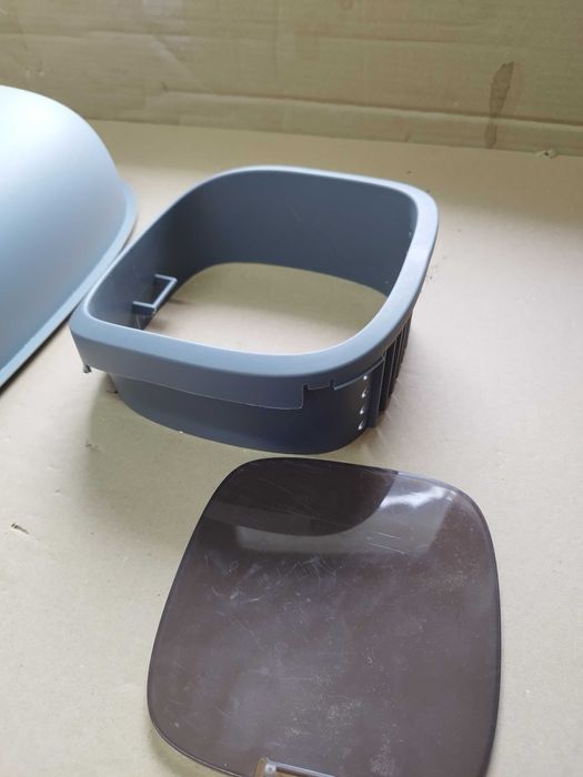 Kuweta dla kota 38 x 55 x 36 cm zamknięta z swiatłem UV