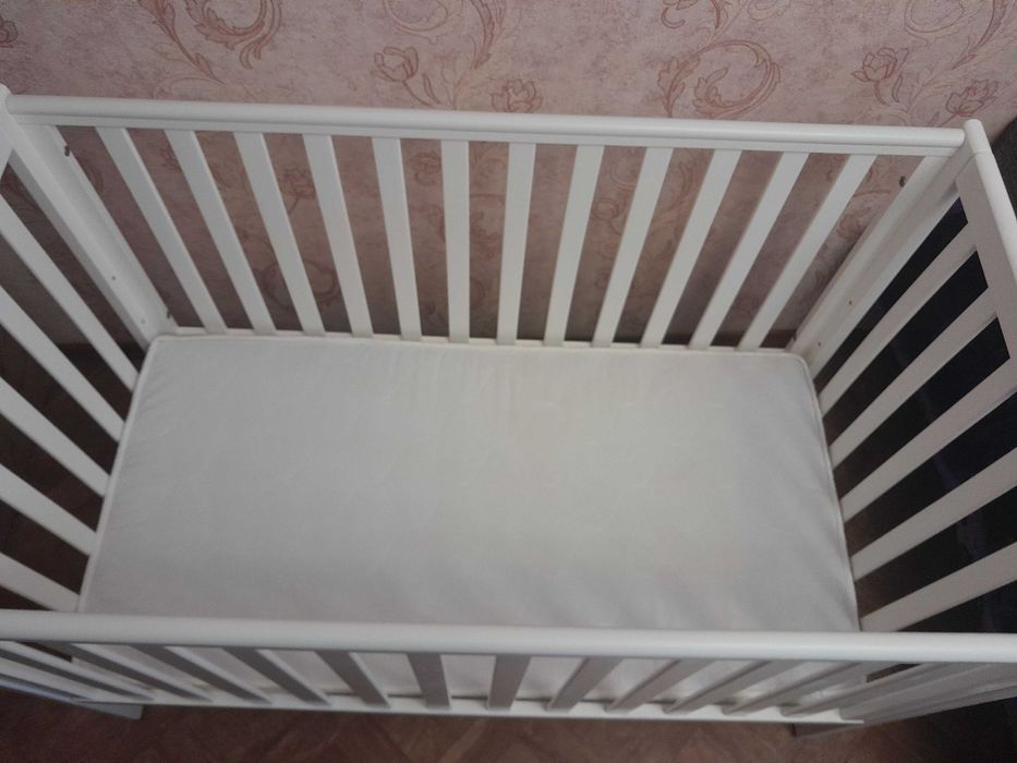 Дитячє ліжко з маятником