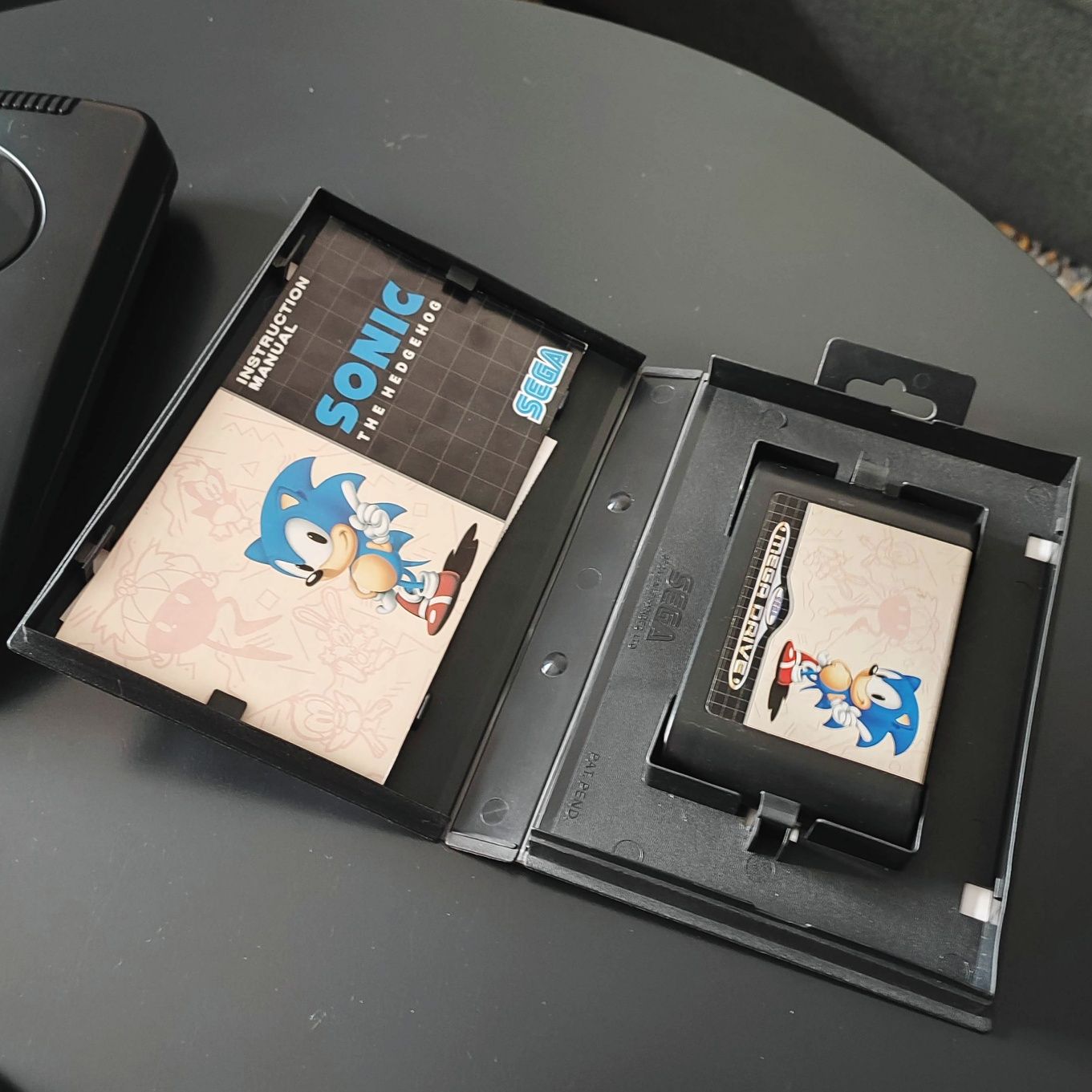 Sega Megadrive II + 2 Comandos + Jogos