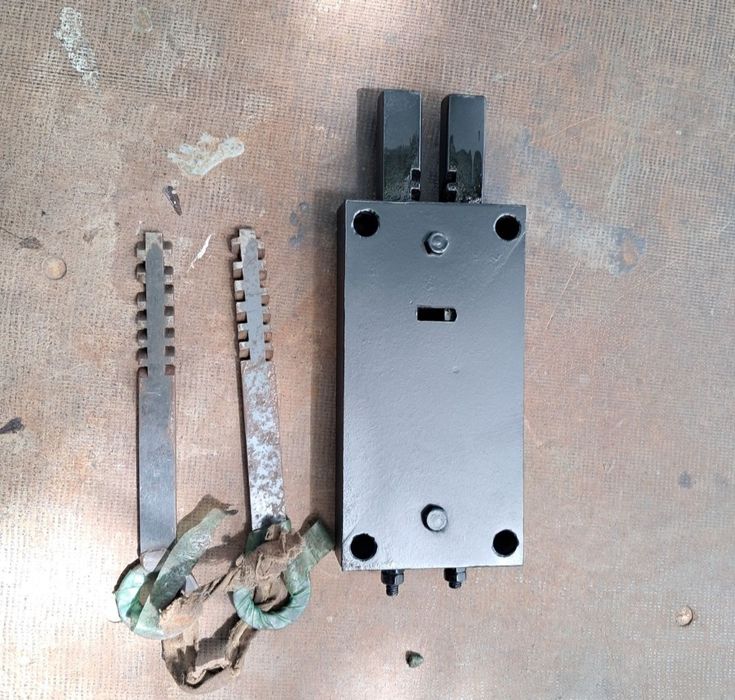 Замок гаражний радянських часів