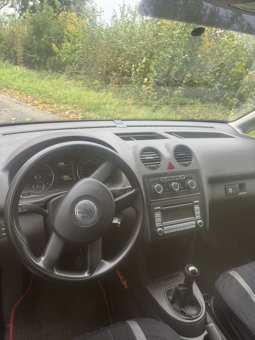 Vw caddy 2011 r 1.6 tdi 102 km