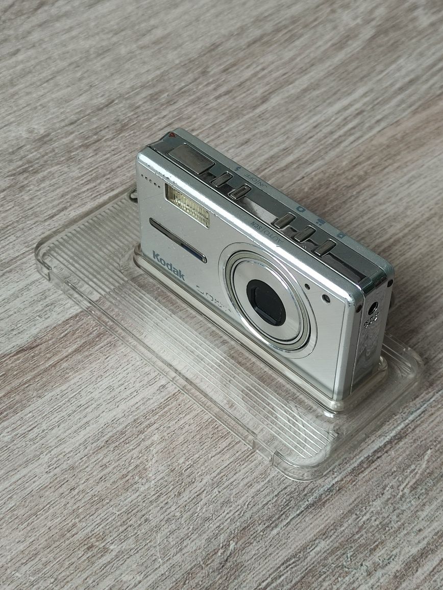 Kodak EasyShare v530 (5,0 MП), в робочому стані+карта пам'яті та кабел