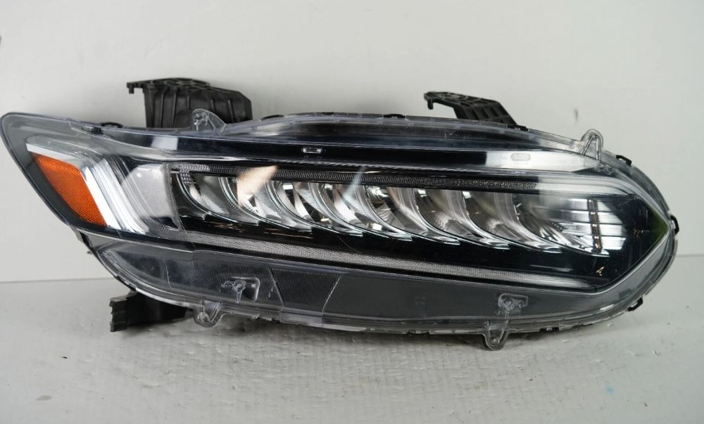 Правая фара  Honda Accord  2018 2019 2020 оригинал США Full LED