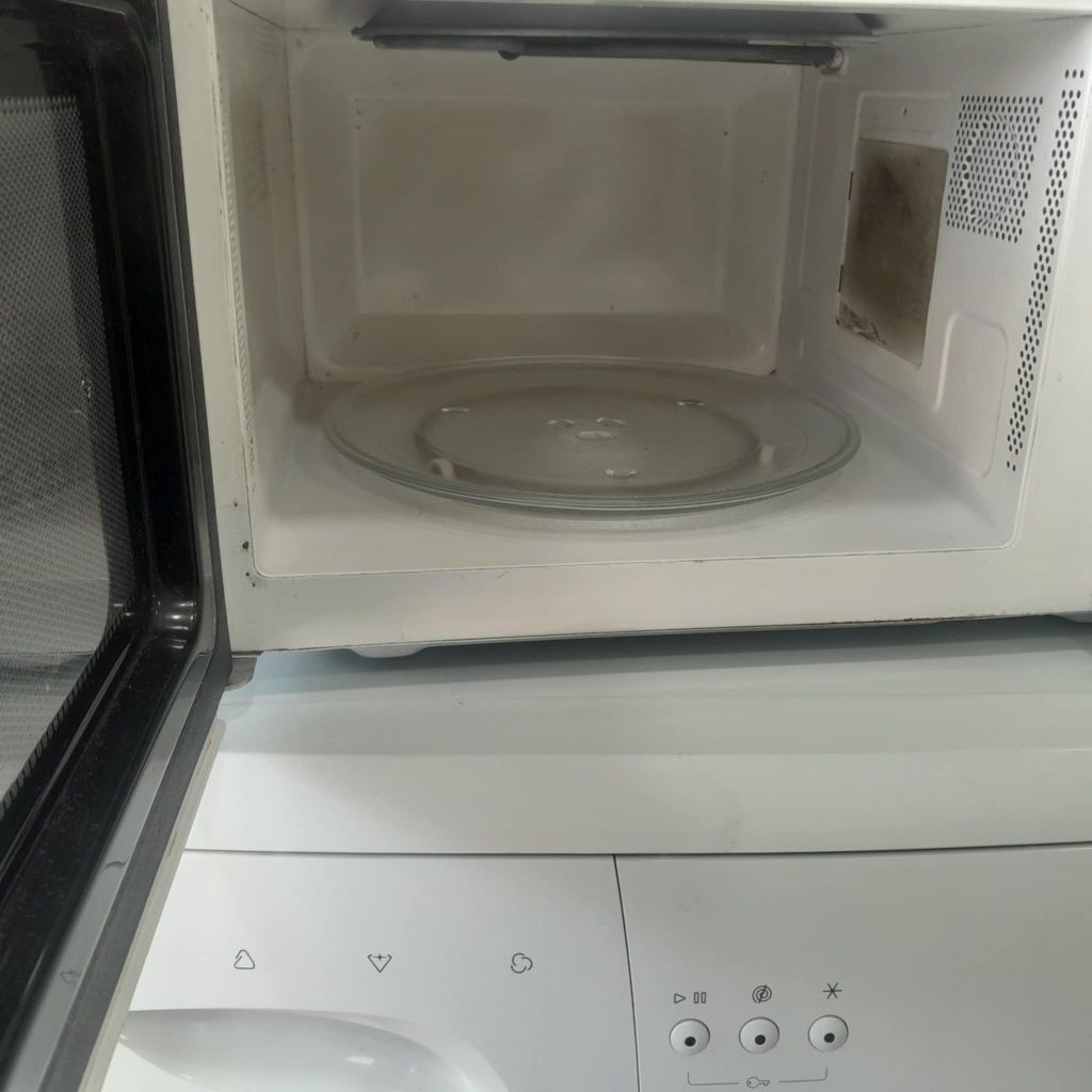 Microondas impecavel com grill marca TEKA