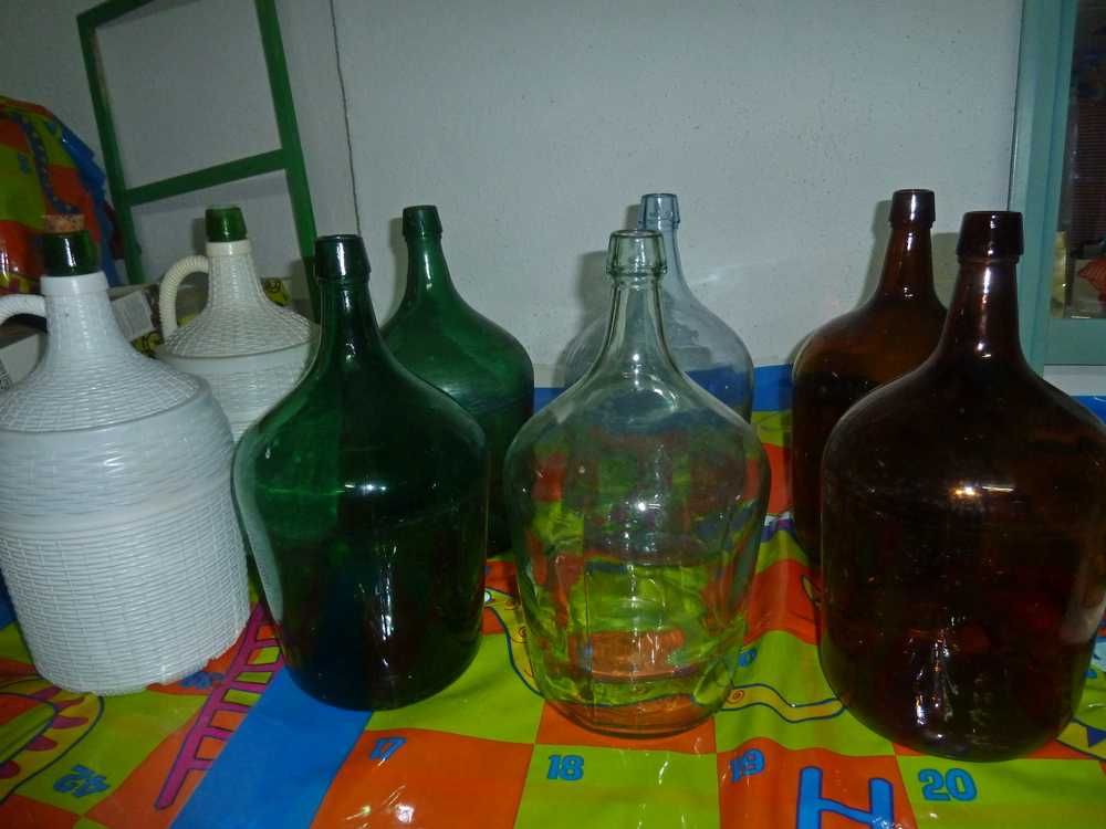 9 Garrafões de vidro