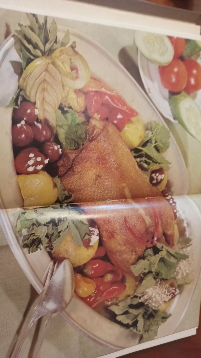 Книга о вкусной и здоровой пище. 370 страниц. Рецепты на каждый день