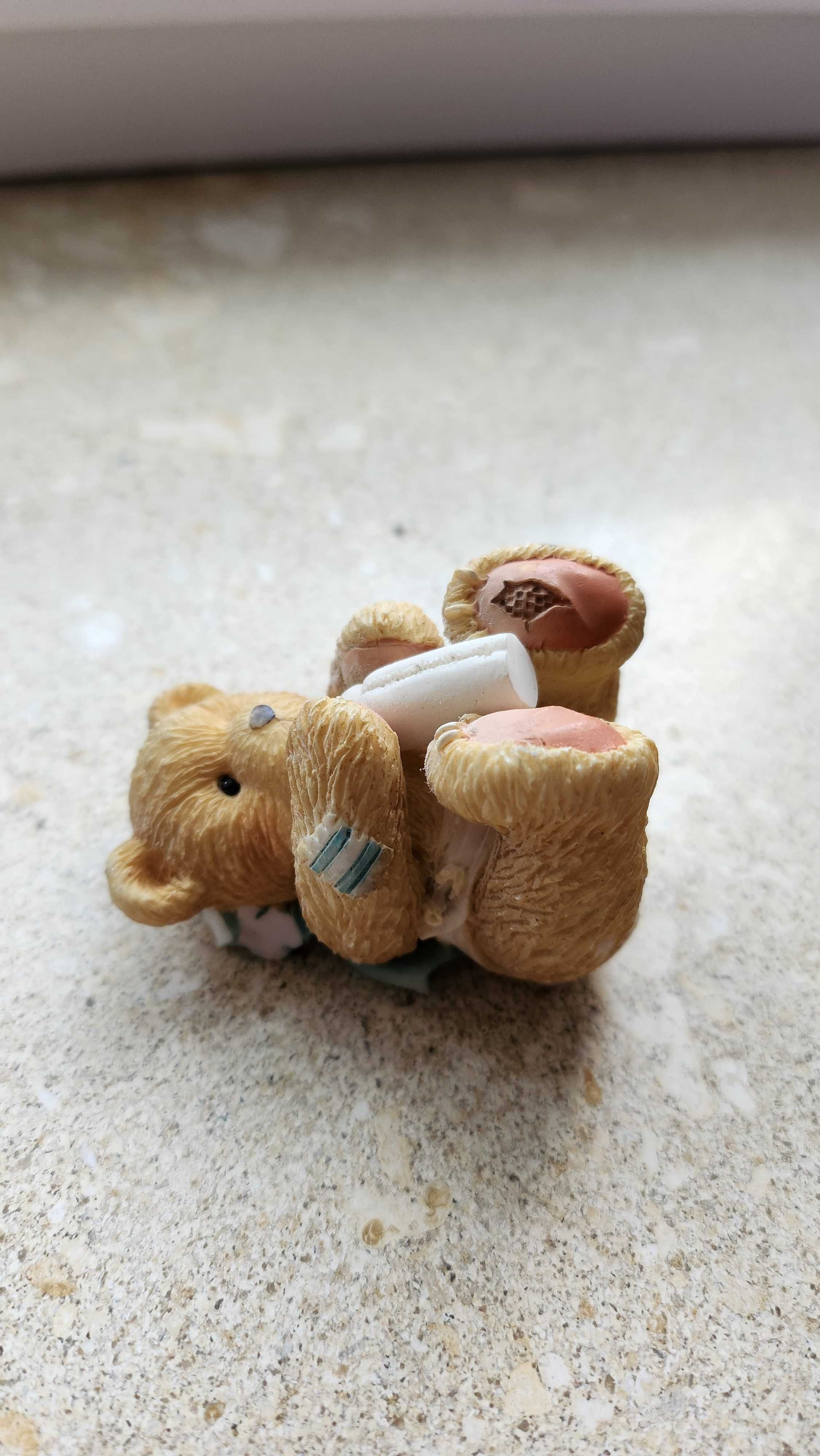 Cherished Teddies БІЛЛІ Ведмедик "Усім потрібні обійми" з бутилочкой.