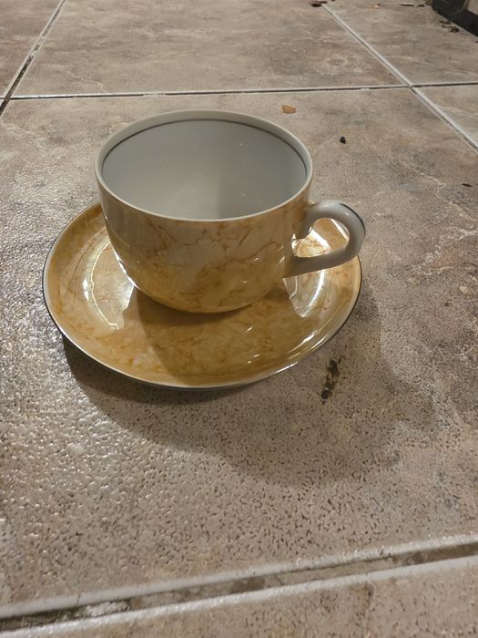 Komplet 12 filiżanek z spodkami