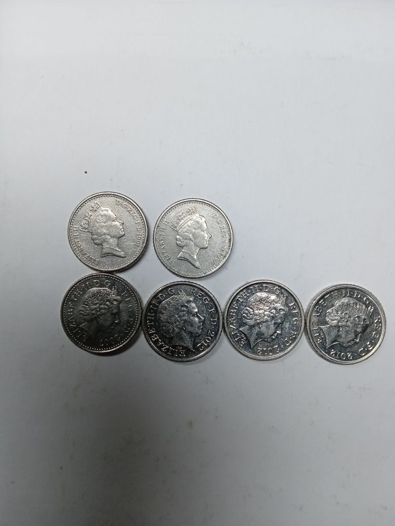 Монети 5 PENCE  різних років в ідеальному стані.